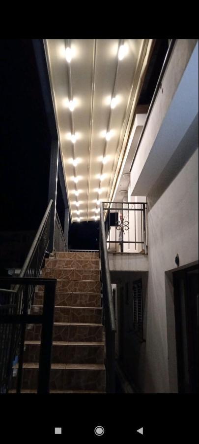 Apartments Jovana Petrovac na moru Exterior foto