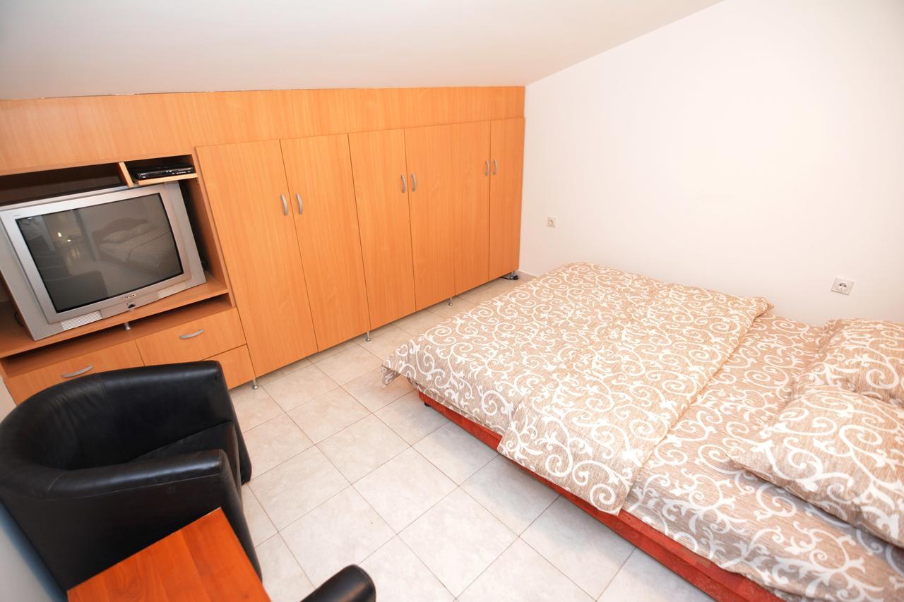 Apartments Jovana Petrovac na moru Exterior foto