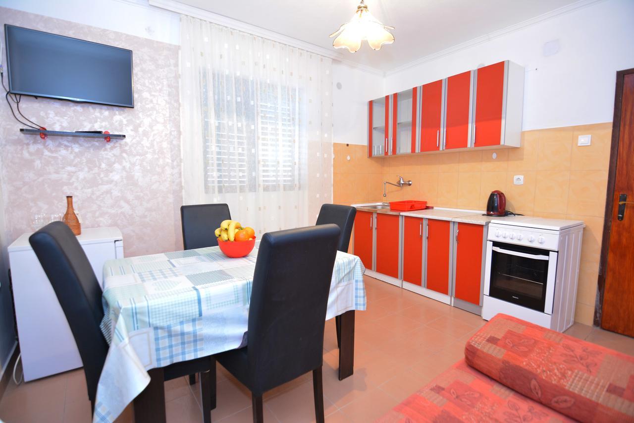Apartments Jovana Petrovac na moru Exterior foto