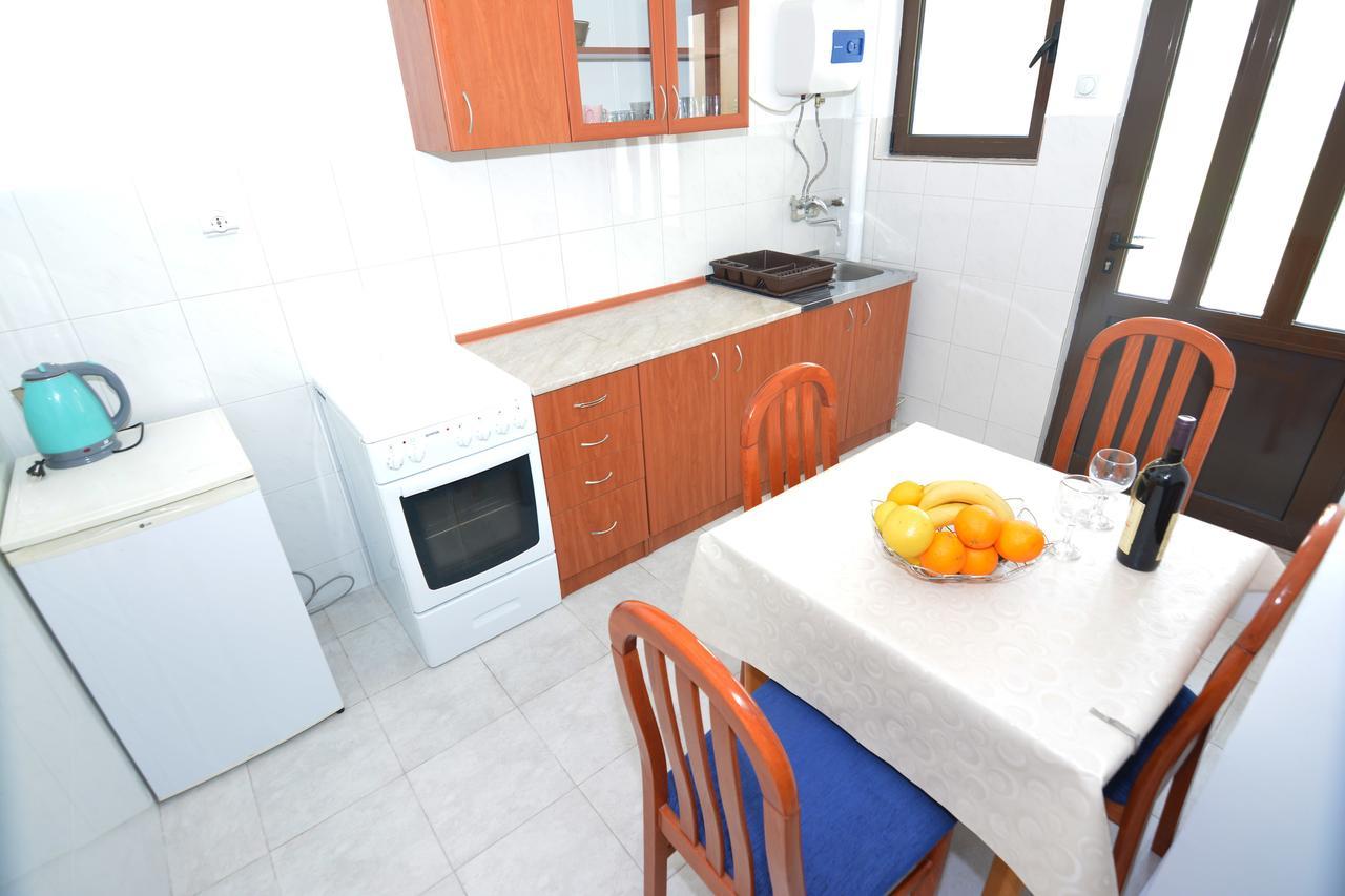 Apartments Jovana Petrovac na moru Exterior foto